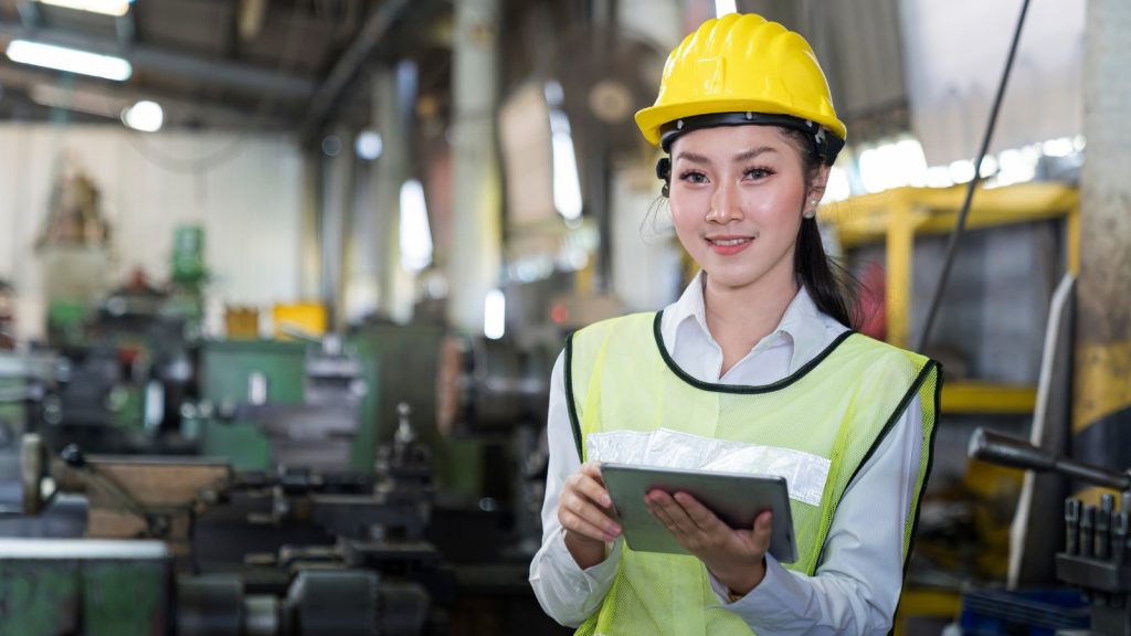 manufacturing-workers-new-technology-cerexio-singapore