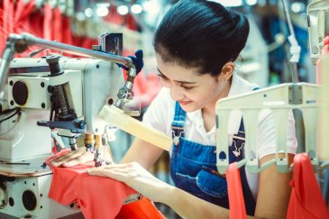What is the Process of Apparel Manufacturing?-An Overview