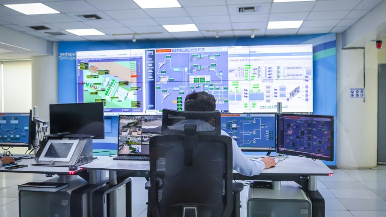 What is the Difference between Supply Chain and WMS?