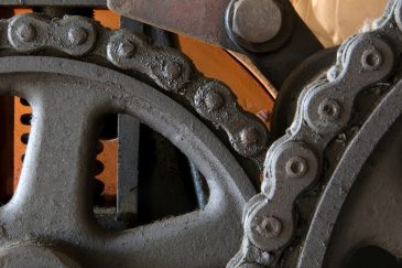 How to Reduce Machine Downtime Costs — The Complete Guide