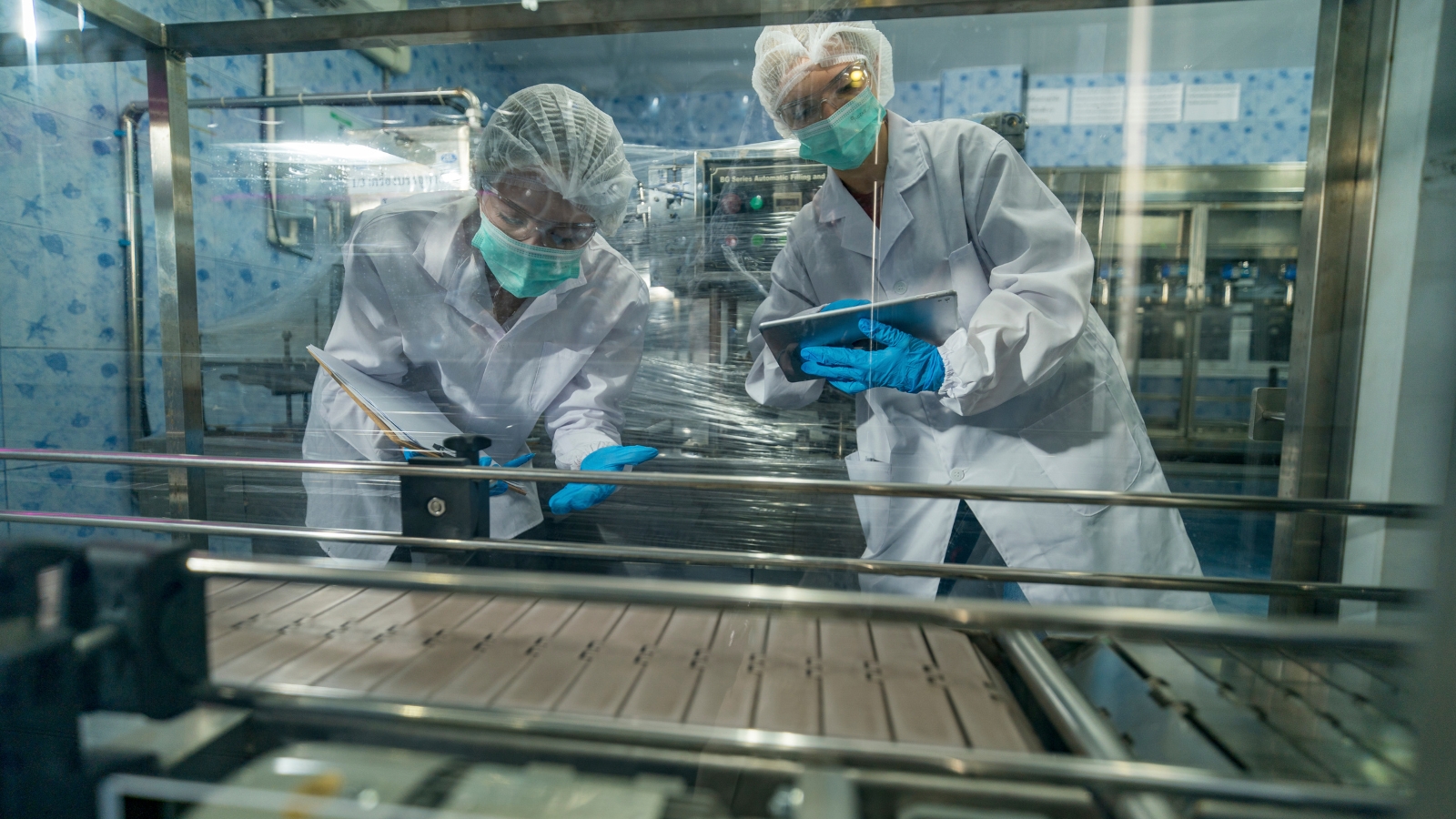 Product Layout in Operations Management: Definition, Types, Benefits, and Implementation Guide