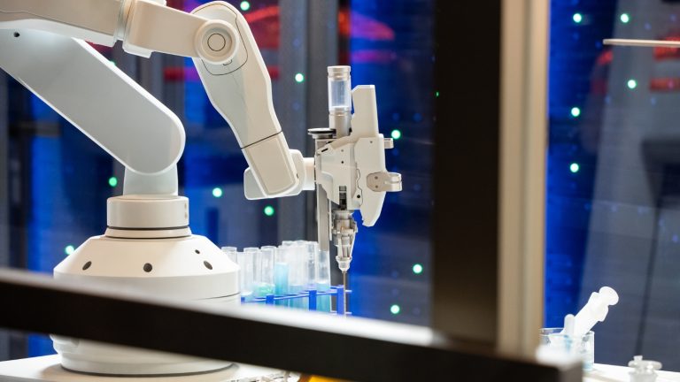 How to Implement Digital Transformation in Discrete Manufacturing?