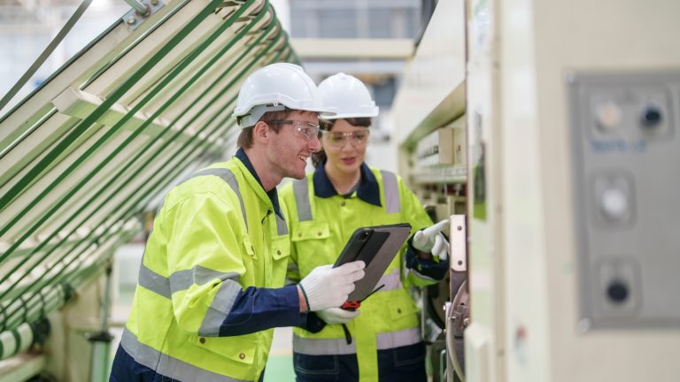 How Do Industry 4.0 Technologies Transform Discrete Manufacturing?