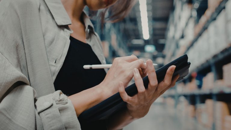 What Common WMS Process Flow Bottlenecks Should You Avoid?