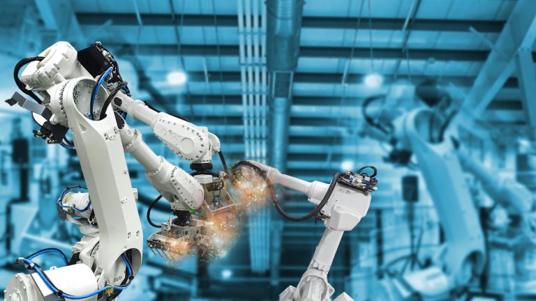 Implementing Robotic Arms Successfully in Your Manufacturing Process