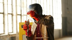 How Digitalising Batch Records Reduces Human Error in High-Precision Chemical Manufacturing