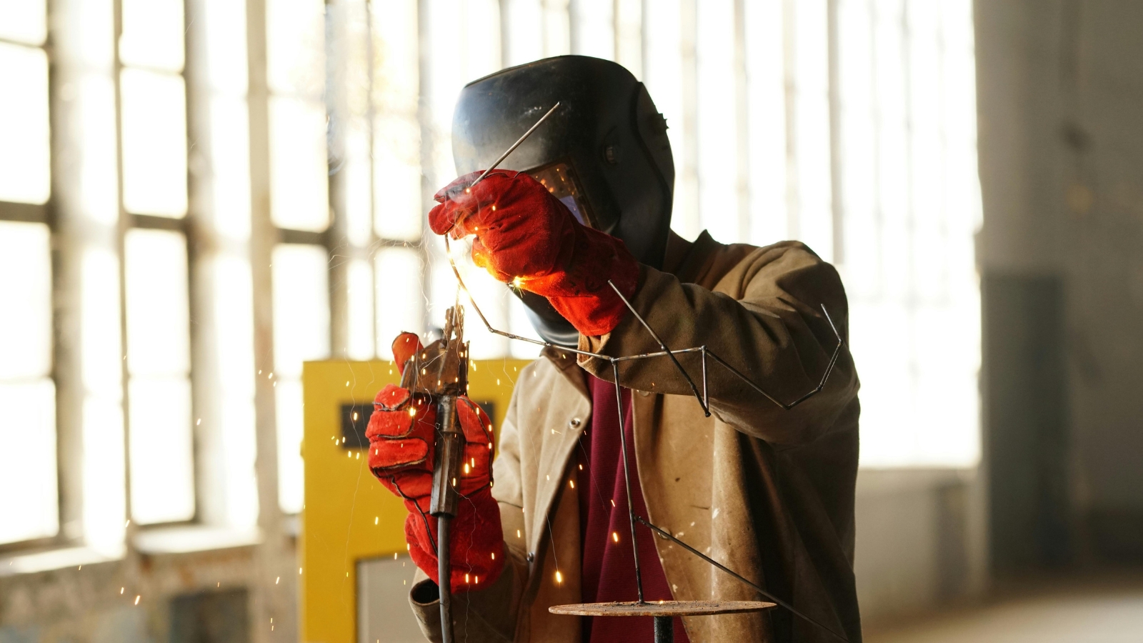 How Digitalising Batch Records Reduces Human Error in High-Precision Chemical Manufacturing