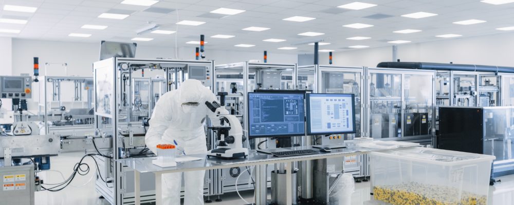 8 Shocking Challenges Facing the Pharmaceutical Manufacturing Industry in 2025